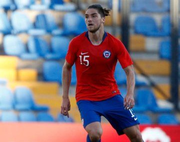 Problemas de Chile antes del choque con Argentina: un defensor tiene Covid-19