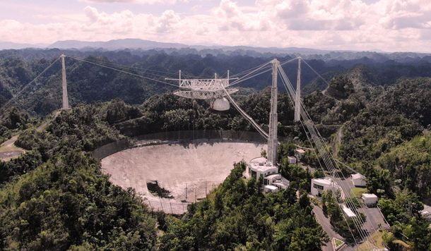 Colapsó el icónico telescopio de Arecibo y apuntan contra el desinterés de Estados Unidos por Puerto Rico
