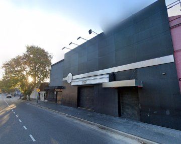 Un adolescente de 17 años fue baleado en la puerta del boliche Input