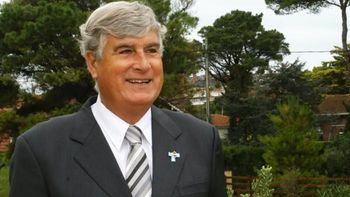 definen la destitucion del intendente de pinamar, blas altieri