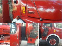 Autobomba de los Bomberos Voluntarios de Merlo que resultó atacada Autobomba de los Bomberos Voluntarios de Merlo que resultó atacada