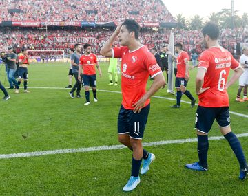 Lanús eliminó a Independiente y Beccacece quedó en la cuerda floja