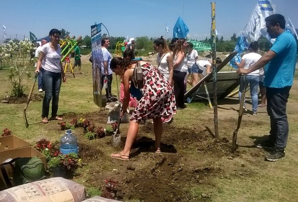 Militantes de todo el país recordaron a Néstor Kirchner con actividades solidarias