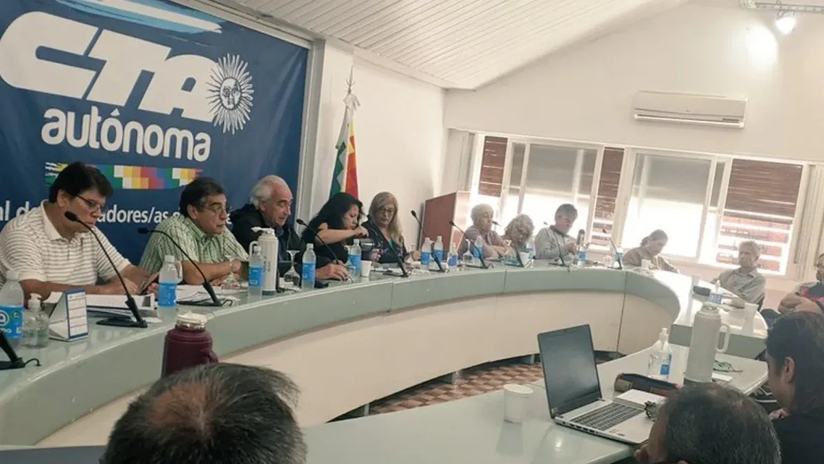 La Justicia dictó otra medida cautelar contra el DNU de Javier Milei
