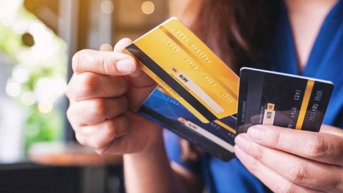 El aguinaldo de junio alivió los bolsillos: frenó el uso de las tarjetas de crédito
