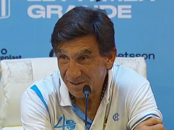 El cruce entre Gustavo Costas y un periodista tras la derrota de Racing ante Estudiantes
