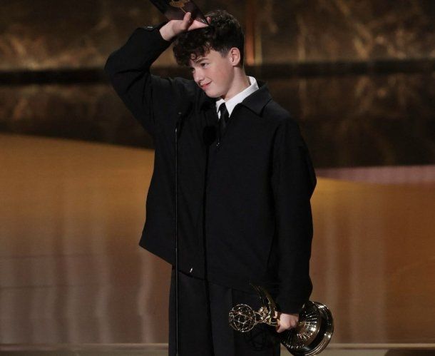 Historia en los Emmy: Owen Cooper, el protagonista de Adolescencia ganó su primer Premio a los 15 años