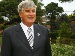 definen la destitucion del intendente de pinamar, blas altieri