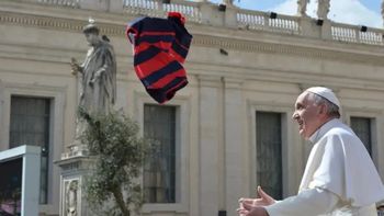El emotivo homenaje de San Lorenzo al papa Francisco a un año de su partida
