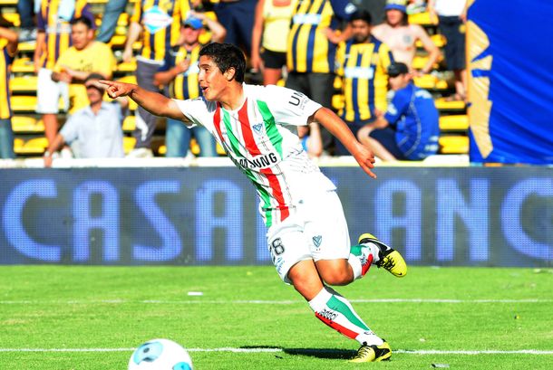 Vélez goleaba a Rosario Central pero se relajó y terminó sufriendo