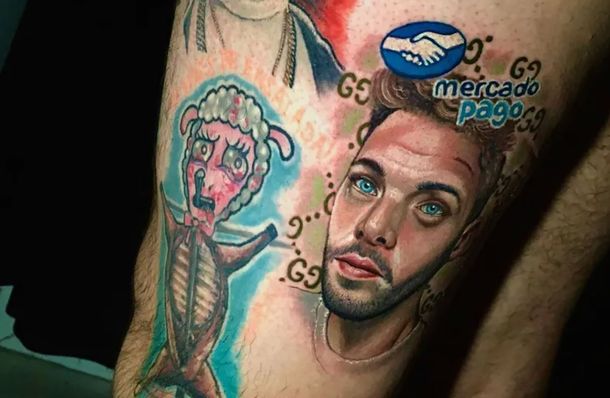 Santi Maratea: el insólito tatuaje que se hizo un joven y se volvió viral
