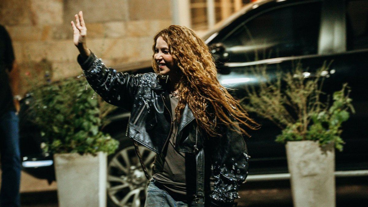 Shakira se despidió de Argentina rodeada de su familia y fanáticos