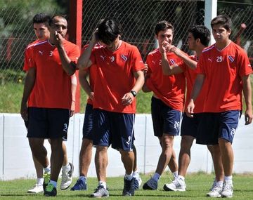 Miedo en Avellaneda: el Rojo se entrenó con custodia policial