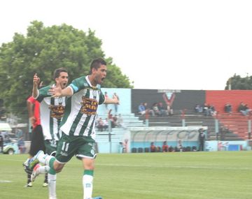 Escándalo en el Ascenso: hinchas atacaron a jugadores