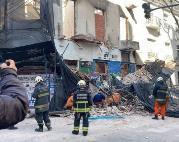 Congreso: caos por un derrumbe en una obra en construcción