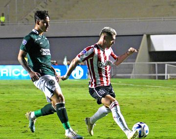 Estudiantes venció a Goiás en Brasil y se metió en los cuartos de final