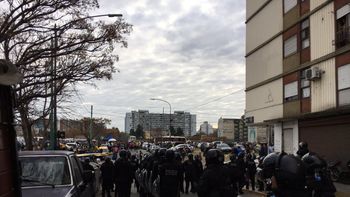 incidentes con hinchas de boca afuera de la bombonera incidentes con hinchas de boca afuera de la bombonera