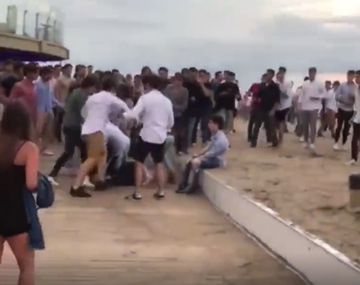 VIDEO: Brutal batalla campal a la salida de un boliche en Mar del Plata