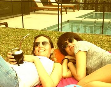 Amigas botineras: Isabel Macedo y Gisela Dulko en una tarde de relax
