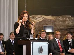 cfk: si las decisiones no la toman los presidentes, las toman los bancos cfk: si las decisiones no la toman los presidentes, las toman los bancos