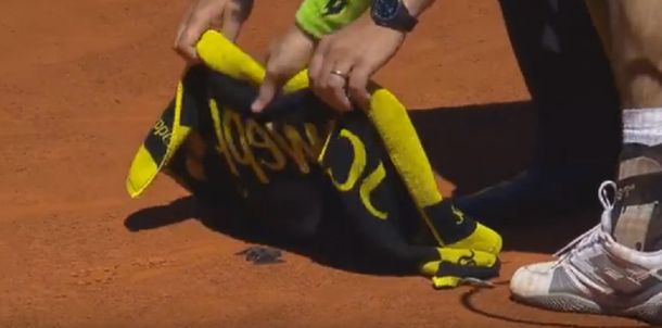 Un tenista argentino perdió en Madrid, pero lo ovacionaron por atrapar un murciélago