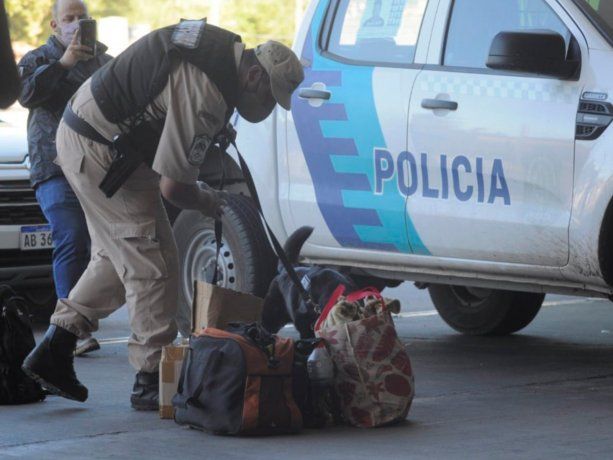 Encuentran cuatro paquetes con droga en un micro que viajaba a Bariloche