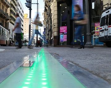 Ya funcionan los primeros semáforos de piso del país&nbsp;