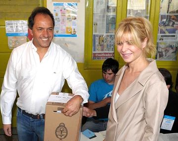 Daniel Scioli vota - octubre 2011