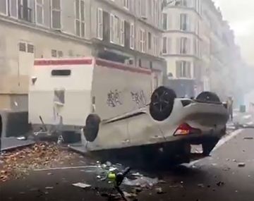 VIDEO: Así son las masivas y violentas protestas contra la reforma jubilatoria en Francia