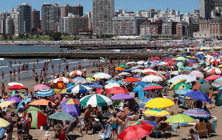 Siete de cada diez argentinos se oponen a la quita de feriados que propone Macri