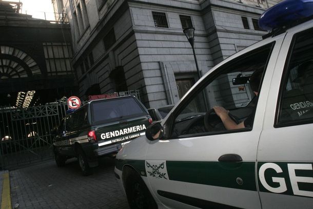 Mataron a un gendarme de un balazo durante un operativo en Sarandí