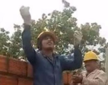 El nuevo hit del verano: El baile del albañil