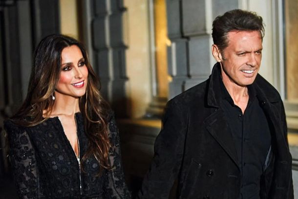 Luis Miguel junto a Paloma Cuevas, su pareja. Luis Miguel junto a Paloma Cuevas, su pareja.