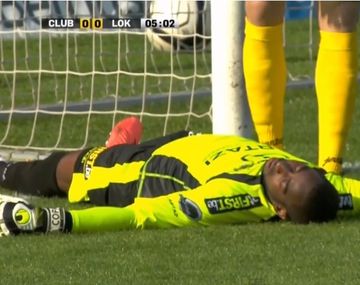 Quedó inconsciente tras intentar salvar un gol