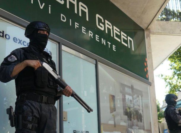 El operativo de seguridad en Rosario, durante los funerales de los barrabravas de Rosario Central que fueron acribillados. El operativo de seguridad en Rosario, durante los funerales de los barrabravas de Rosario Central que fueron acribillados.