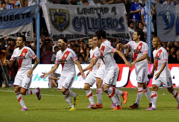 Laverni suspendió el partido River-Estudiantes por la sudestada