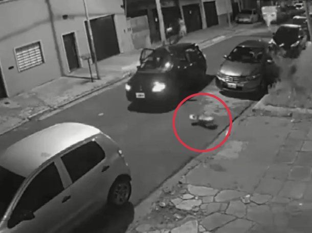 Villa Madero: le tiró juguetes desde el balcón a los ladrones para evitar un robo