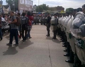 Tensión en Panamericana y ruta 197 por un corte de docentes