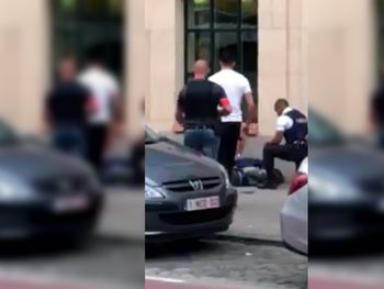 Un hombre atacó a dos soldados en Bruselas