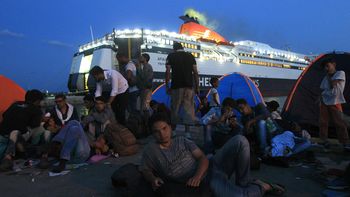 al menos 26 refugiados murieron ahogados al tratar de ingresar a una isla griega al menos 26 refugiados murieron ahogados al tratar de ingresar a una isla griega