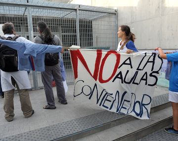 Aulas containers: No queremos que nuestros hijos no tengan baños