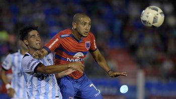 El Chino Luna le gana la posición El Chino Luna le gana la posición