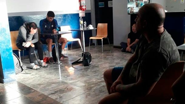 Los futbolistas Pablo y Hugo Barrientos, demorados por romper la cuarentena para jugar un partido