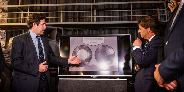 Se presentó la moneda conmemorativa por la tragedia de Los Andes.