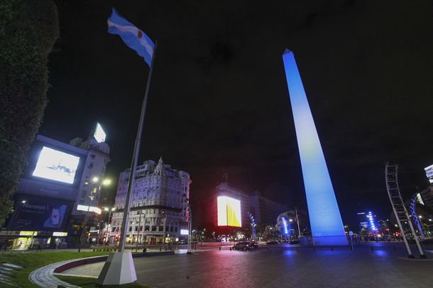 Día de la Bandera: la Ciudad iluminará monumentos y fachadas de celeste y blanco