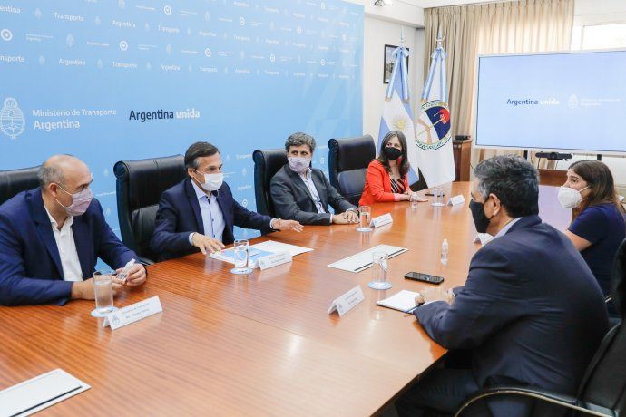 Ciudad pidió sumar a la Provincia de Buenos Aires al debate por el traspaso de los colectivos