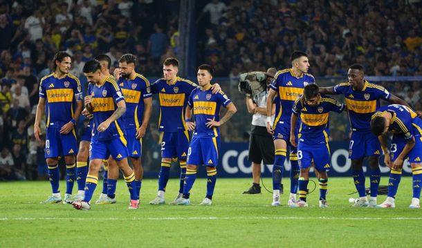 Clima caliente en La Bombonera luego de la eliminación de Boca de la Copa Libertadores: Que se vayan todos...