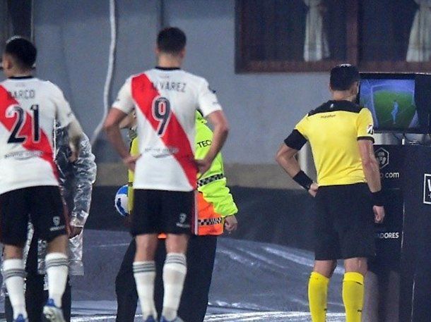 El VAR sacó a River de la Copa Libertadores.