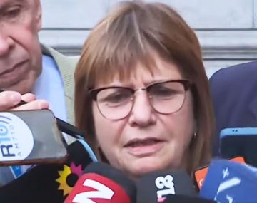 Bullrich aseguró que se abrió un sumario contra el policía que agredió a un camarógrafo