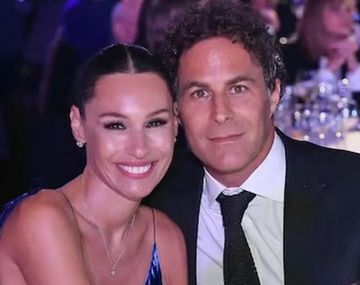 La romántica foto junto a Pampita que posteó Martín Pepa: apasionado beso